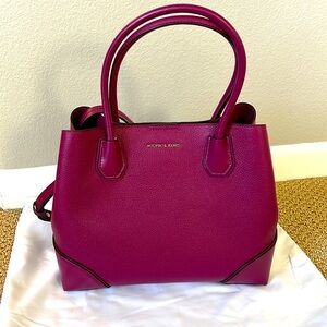 MK medium shoulder bag with removable cross body strap